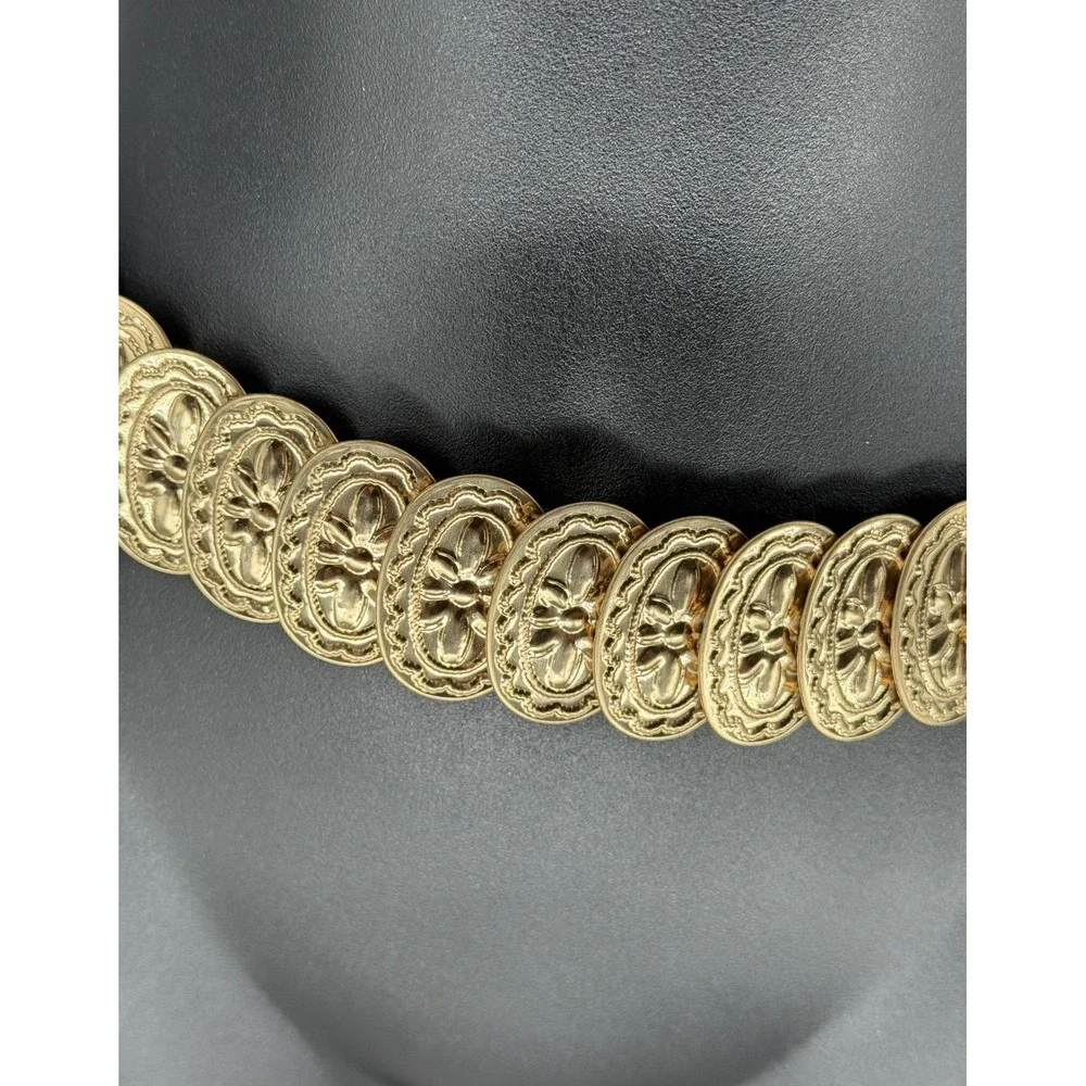 Gold Tone Medallion Stretch Waist Belt Womens One Size Black Elastic Floral Link